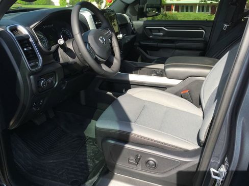 Used 2025 RAM 1500 Big Horn AWD/4WD image 4