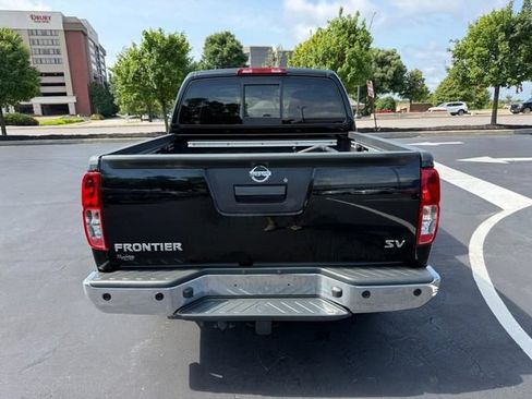 Used 2020 Nissan Frontier SV RWD image 6