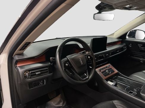 Used 2024 Lincoln Aviator Reserve AWD/4WD image 9