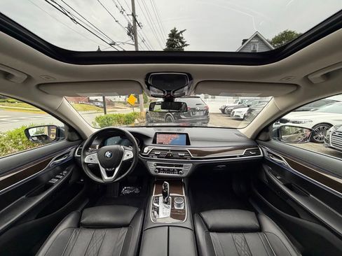 Used 2020 BMW 750i xDrive AWD/4WD image 17