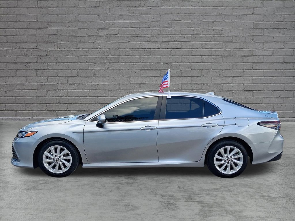 Used 2024 Toyota Camry LE w/ Convenience Package FWD image 4