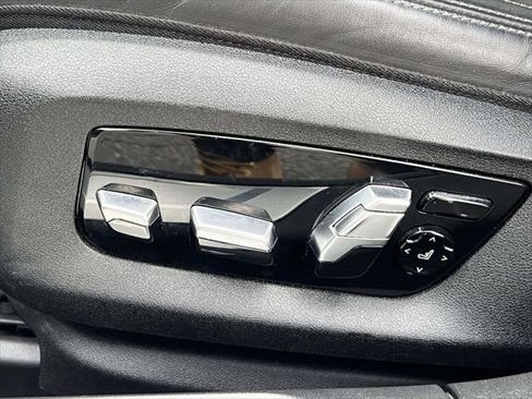 Used 2021 BMW 750i xDrive image 19