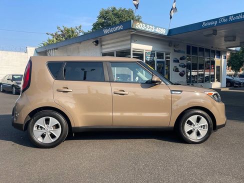 Used 2016 Kia Soul FWD image 8