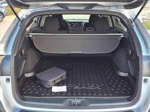 Used 2025 Subaru Outback Premium image 25