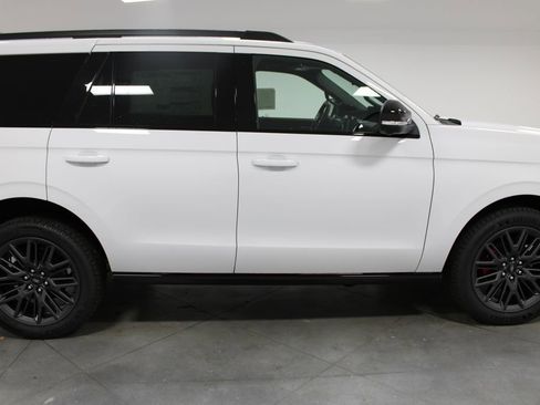 New 2025 Ford Expedition Platinum w/ Stealth Performance Package image 10