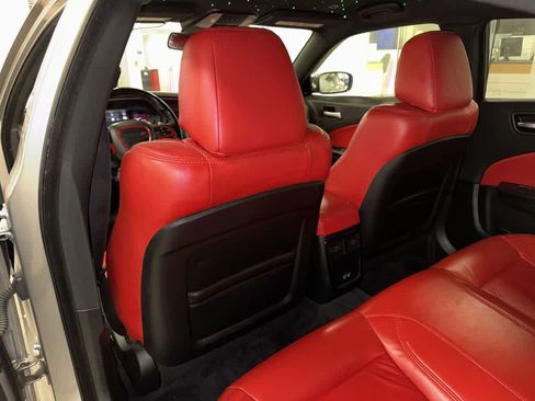 Used 2017 Dodge Charger R/T w/ Blacktop Package RWD image 27
