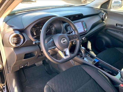 Used 2024 Nissan Kicks SV image 17