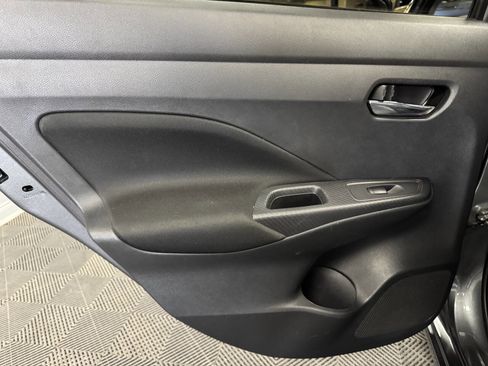 Used 2021 Nissan Versa SV image 49