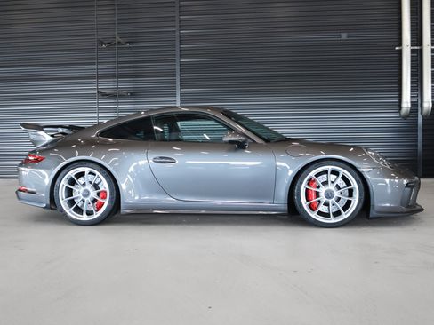 Used 2018 Porsche 911 GT3 RWD image 11