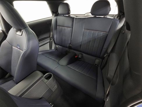 Used 2025 MINI Cooper 2-Door Hardtop FWD image 29