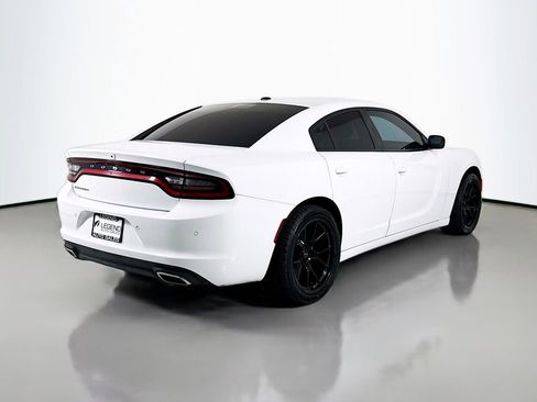 Used 2022 Dodge Charger SXT RWD image 4