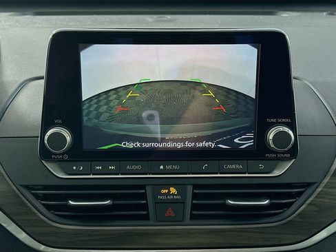 Used 2024 Nissan Altima 2.5 SV image 21