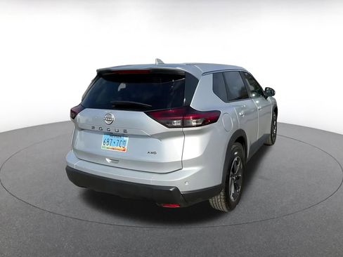 Used 2025 Nissan Rogue SV image 14