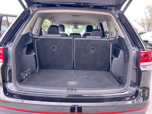 Used 2024 Volkswagen Atlas SE image 25