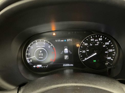 Used 2024 Nissan Kicks SR image 12