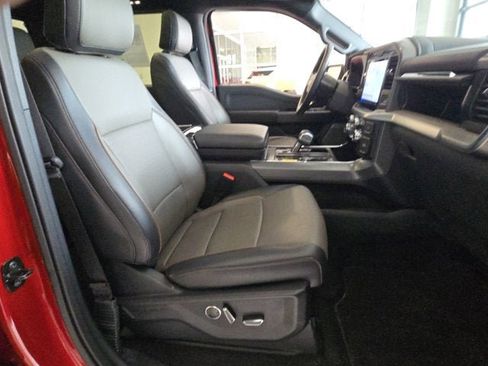 Used 2022 Ford Explorer Platinum w/ Equipment Group 601A AWD/4WD image 4