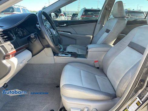 Used 2012 Toyota Camry XLE FWD image 9