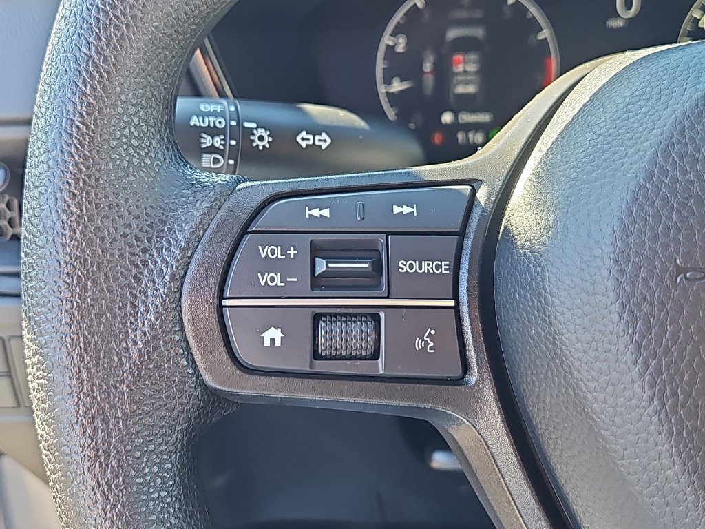 Used 2025 Honda CR-V LX image 17
