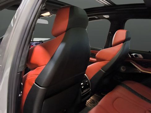 Used 2020 BMW X5 M AWD/4WD image 31