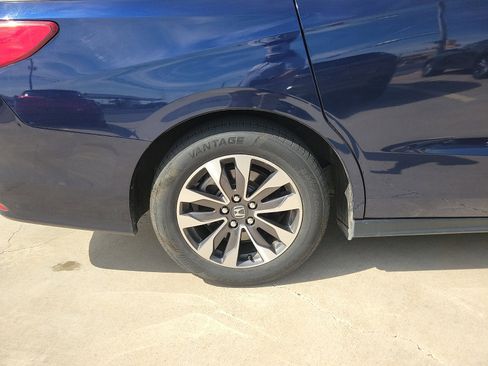 Used 2024 Honda Odyssey EX-L image 9