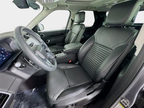 Certified 2024 Land Rover Discovery S AWD/4WD image 11