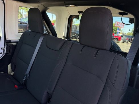 Used 2022 Jeep Wrangler Unlimited Sport AWD/4WD image 11