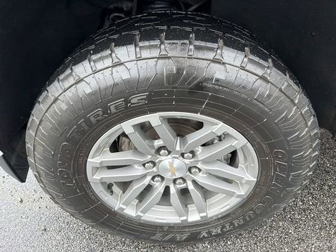 Used 2023 Chevrolet Colorado LT image 11