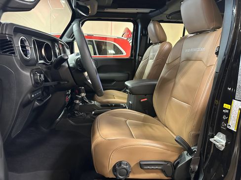 Used 2023 Jeep Wrangler Unlimited Rubicon 4xe w/ Cold Weather Group AWD/4WD image 14