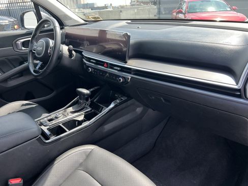 Certified 2024 Kia Sorento SX image 11