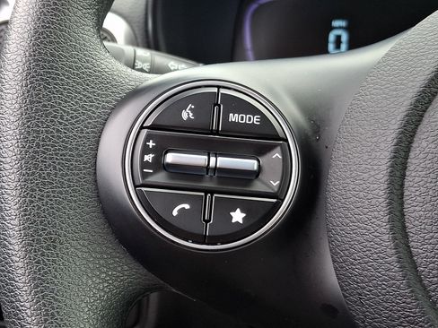 Certified 2025 Kia Soul LX w/ LX Technology Package FWD image 20