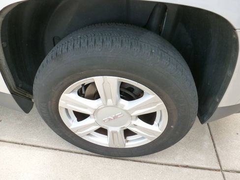 Used 2015 GMC Terrain SLE AWD/4WD image 16