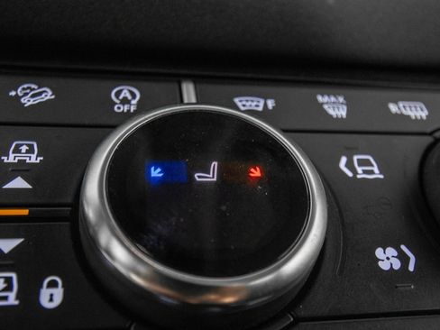 Used 2020 Land Rover Defender 110 SE image 26