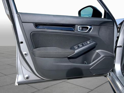 Used 2025 Honda Civic Sport image 22