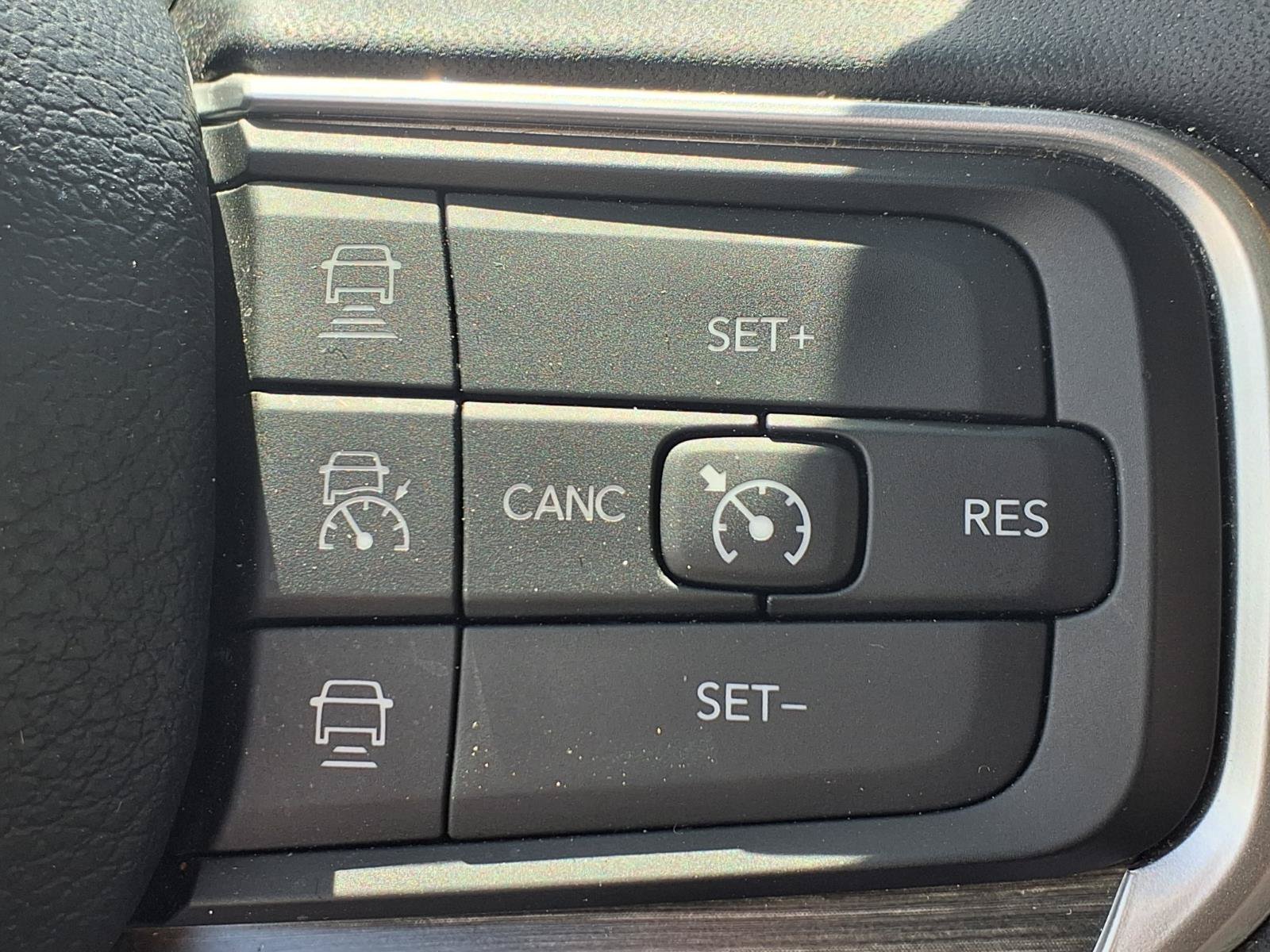 Used 2024 Jeep Wagoneer Series II AWD/4WD image 15