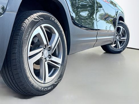 Used 2021 GMC Terrain SLT AWD/4WD image 16