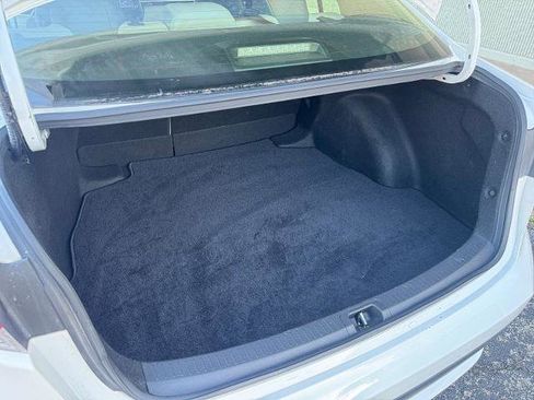 Used 2021 Toyota Corolla LE image 16