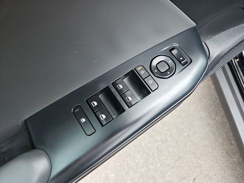 Used 2025 Kia K4 LXS image 24