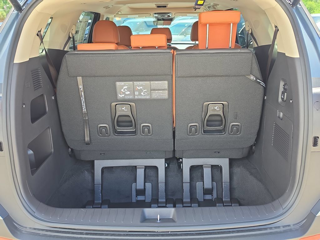 New 2027 Kia Carnival SX FWD image 10
