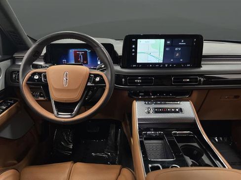 Used 2025 Lincoln Aviator Black Label AWD/4WD image 5