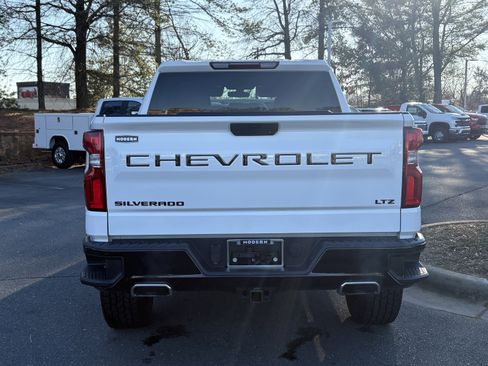 Used 2021 Chevrolet Silverado 1500 LT Trail Boss image 4