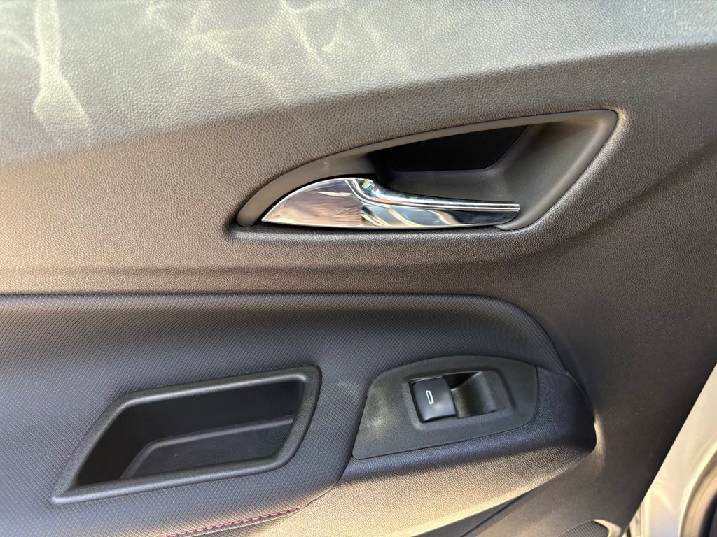 Used 2024 Chevrolet Equinox RS FWD image 40