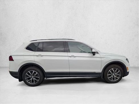 Used 2020 Volkswagen Tiguan SE image 4