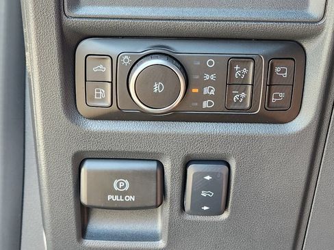 Used 2025 Ford F150 Lariat w/ Equipment Group 502A High AWD/4WD image 33