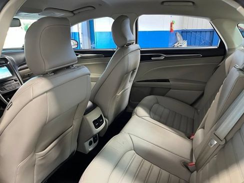 Used 2017 Ford Fusion Energi SE FWD image 18
