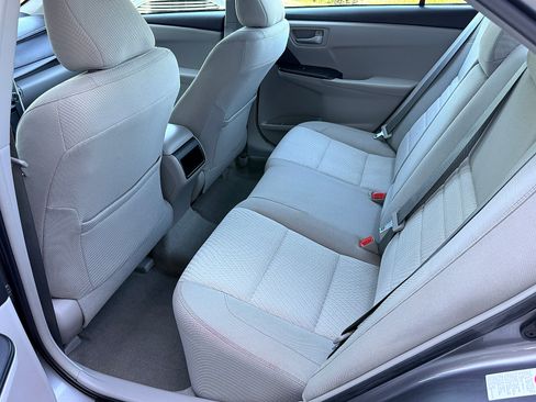 Used 2016 Toyota Camry LE FWD image 32