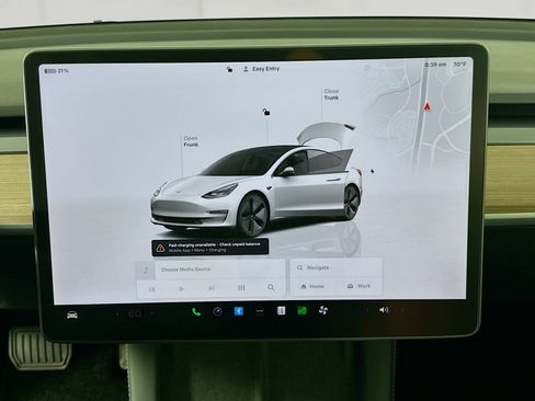 Used 2023 Tesla Model 3 Standard Range image 19