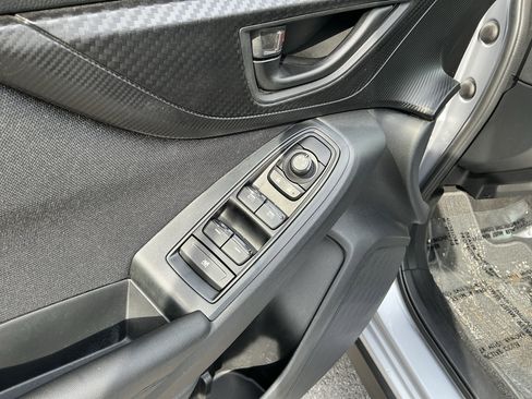 Used 2020 Subaru Crosstrek 2.0i AWD/4WD image 19