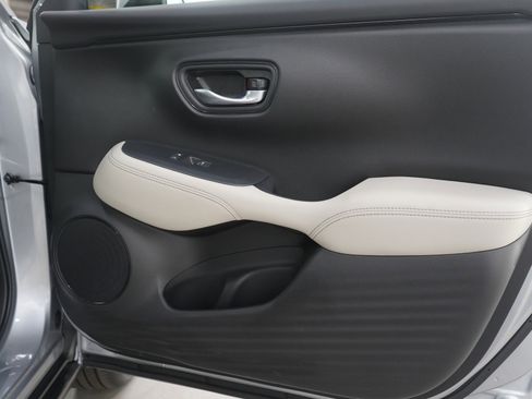 Used 2025 Honda HR-V EX-L image 9