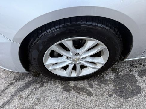 Used 2016 Chevrolet Malibu LT image 15