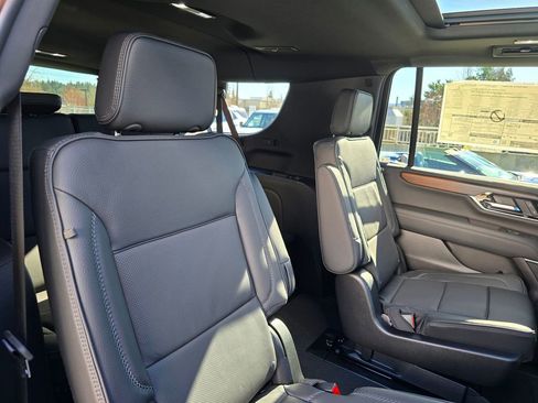 New 2026 GMC Yukon XL Denali w/ Denali Reserve Package image 48